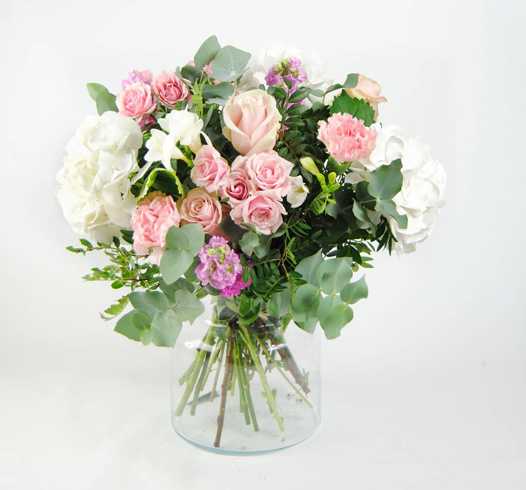 Ramo de Flores con Hortensias blancas, Rosas y Claveles - OriginalFlor
