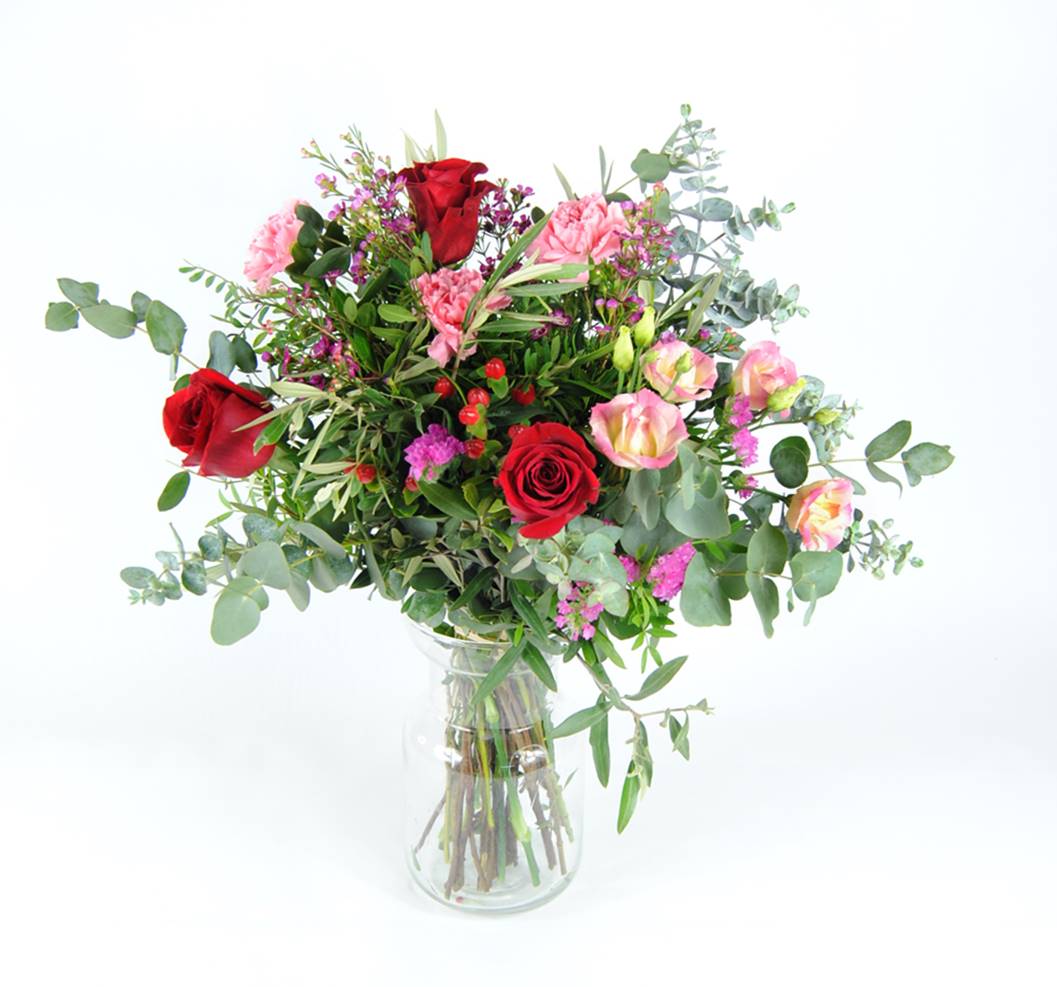 San Valentín - Ramo de flores con rosas rojas, claveles, hipericum, flor de cera, estatice, eucalipto, dentisco